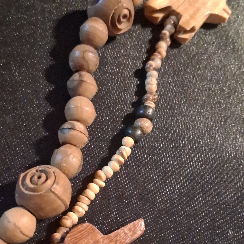 Vintage Brown Wooden Animal Necklace - Picture 11 of 11